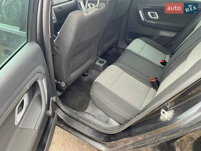 Черный Шкода Фабия, объемом двигателя 1.39 л и пробегом 210 тыс. км за 5800 $, фото 5 на Automoto.ua