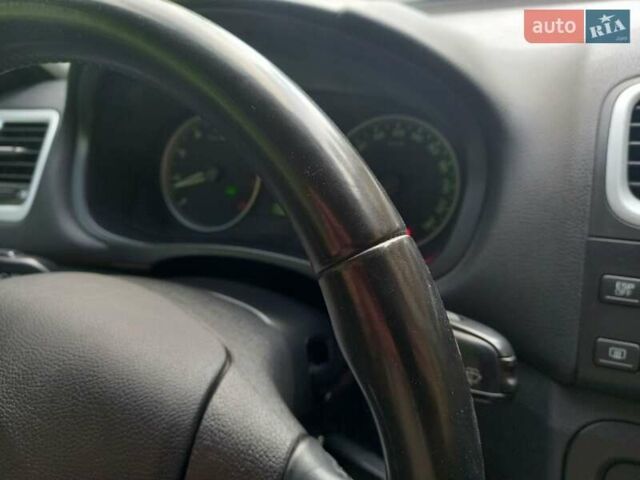 Черный Шкода Фабия, объемом двигателя 1.6 л и пробегом 210 тыс. км за 6500 $, фото 29 на Automoto.ua