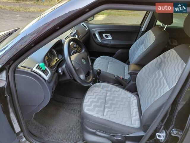 Черный Шкода Фабия, объемом двигателя 1.4 л и пробегом 233 тыс. км за 5300 $, фото 32 на Automoto.ua