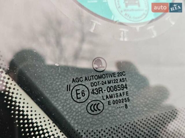 Черный Шкода Фабия, объемом двигателя 1.39 л и пробегом 242 тыс. км за 4850 $, фото 14 на Automoto.ua