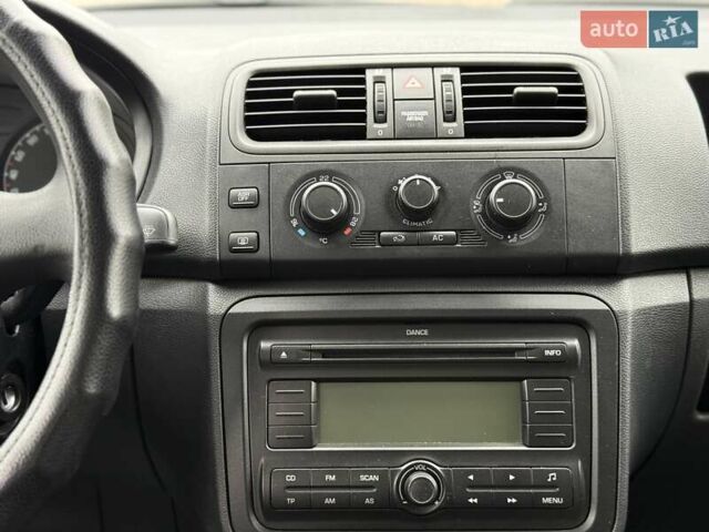 Черный Шкода Фабия, объемом двигателя 1.2 л и пробегом 225 тыс. км за 3250 $, фото 49 на Automoto.ua