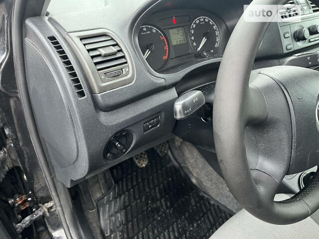 Чорний Шкода Фабія, об'ємом двигуна 1.4 л та пробігом 212 тис. км за 4699 $, фото 19 на Automoto.ua
