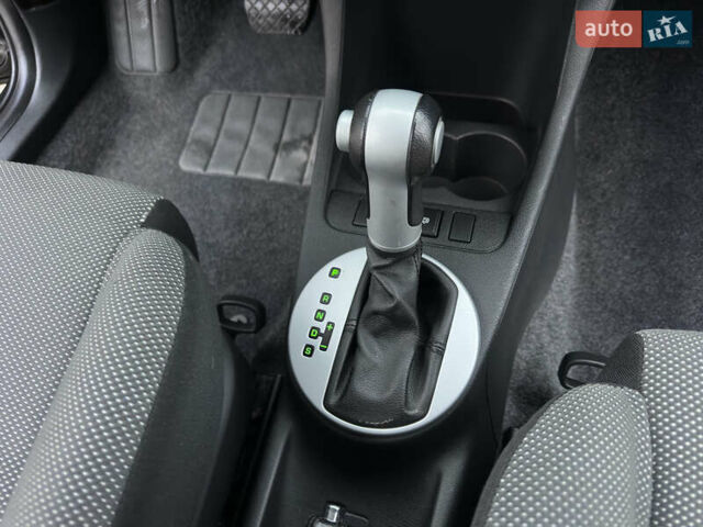 Черный Шкода Фабия, объемом двигателя 1.6 л и пробегом 183 тыс. км за 7499 $, фото 27 на Automoto.ua