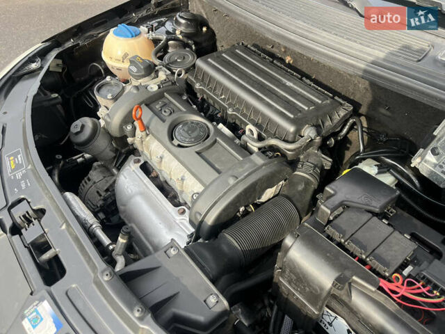 Черный Шкода Фабия, объемом двигателя 1.6 л и пробегом 169 тыс. км за 6350 $, фото 61 на Automoto.ua