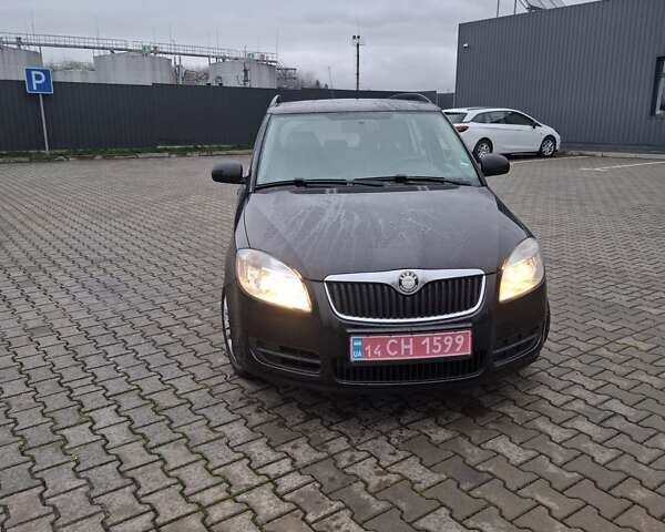 Черный Шкода Фабия, объемом двигателя 1.39 л и пробегом 227 тыс. км за 5499 $, фото 5 на Automoto.ua