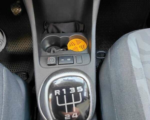 Шкода Фабия 2008 в Виннице на Automoto.ua Черный Шкода Фабия, объемом двигателя 1.4 л и пробегом 229 тыс. км за 5300 $, фото 39 на Automoto.ua