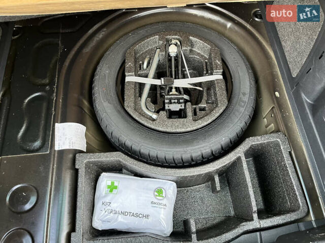 Шкода Фабия 2008 в Калуше на Automoto.ua Черный Шкода Фабия, объемом двигателя 1.6 л и пробегом 203 тыс. км за 5850 $, фото 69 на Automoto.ua