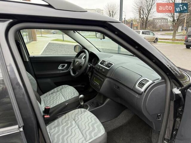 Черный Шкода Фабия, объемом двигателя 1.39 л и пробегом 195 тыс. км за 5250 $, фото 38 на Automoto.ua