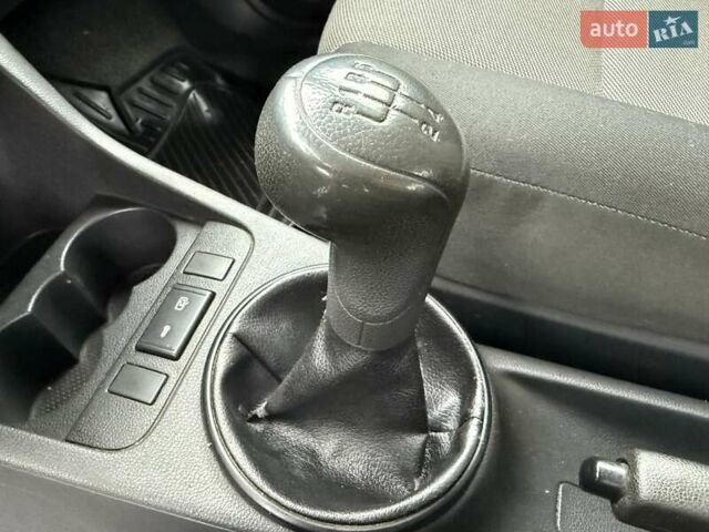 Черный Шкода Фабия, объемом двигателя 1.2 л и пробегом 225 тыс. км за 3250 $, фото 45 на Automoto.ua