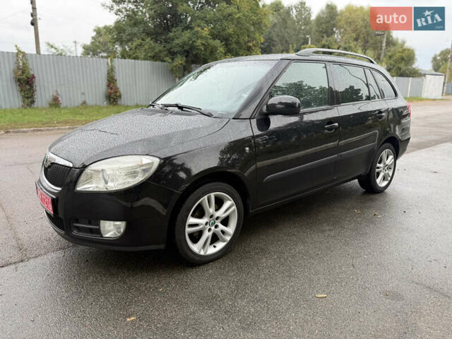 Черный Шкода Фабия, объемом двигателя 1.6 л и пробегом 238 тыс. км за 6800 $, фото 2 на Automoto.ua