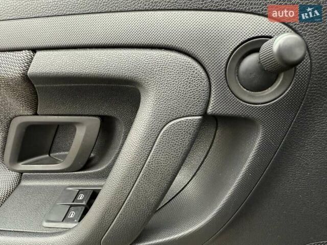 Черный Шкода Фабия, объемом двигателя 1.2 л и пробегом 225 тыс. км за 3250 $, фото 47 на Automoto.ua