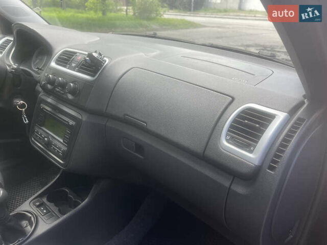 Черный Шкода Фабия, объемом двигателя 1.6 л и пробегом 230 тыс. км за 6200 $, фото 36 на Automoto.ua