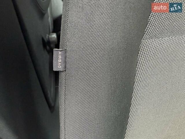 Черный Шкода Фабия, объемом двигателя 1.2 л и пробегом 225 тыс. км за 3250 $, фото 33 на Automoto.ua