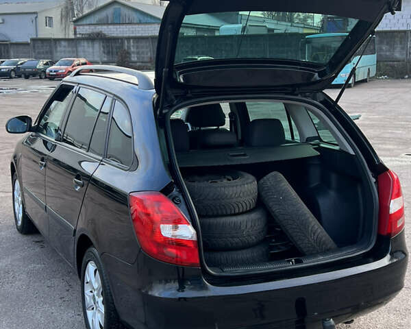 Черный Шкода Фабия, объемом двигателя 0 л и пробегом 202 тыс. км за 5200 $, фото 10 на Automoto.ua