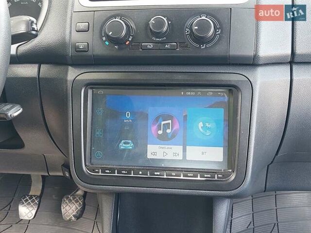 Черный Шкода Фабия, объемом двигателя 1.2 л и пробегом 273 тыс. км за 5000 $, фото 14 на Automoto.ua