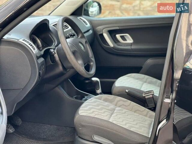 Черный Шкода Фабия, объемом двигателя 1.4 л и пробегом 183 тыс. км за 5500 $, фото 15 на Automoto.ua