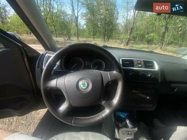 Черный Шкода Фабия, объемом двигателя 1.2 л и пробегом 250 тыс. км за 4400 $, фото 10 на Automoto.ua