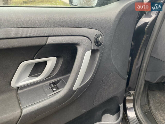 Черный Шкода Фабия, объемом двигателя 1.39 л и пробегом 210 тыс. км за 5800 $, фото 12 на Automoto.ua