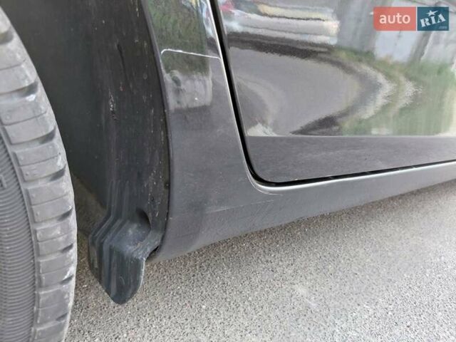 Черный Шкода Фабия, объемом двигателя 1.4 л и пробегом 233 тыс. км за 5300 $, фото 22 на Automoto.ua