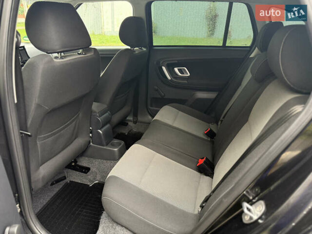 Черный Шкода Фабия, объемом двигателя 1.6 л и пробегом 238 тыс. км за 6800 $, фото 36 на Automoto.ua