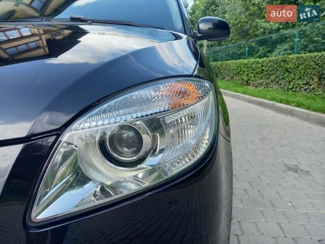 Черный Шкода Фабия, объемом двигателя 1.6 л и пробегом 210 тыс. км за 6500 $, фото 10 на Automoto.ua