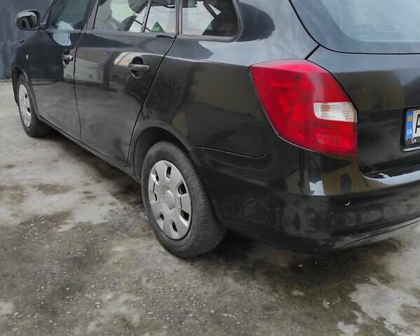 Черный Шкода Фабия, объемом двигателя 1.42 л и пробегом 354 тыс. км за 4500 $, фото 6 на Automoto.ua