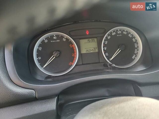 Чорний Шкода Фабія, об'ємом двигуна 1.39 л та пробігом 260 тис. км за 5000 $, фото 15 на Automoto.ua
