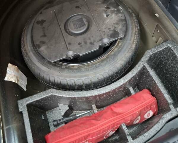 Черный Шкода Фабия, объемом двигателя 1.39 л и пробегом 227 тыс. км за 5499 $, фото 16 на Automoto.ua