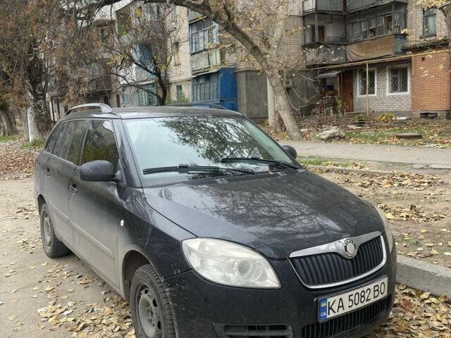 Черный Шкода Фабия, объемом двигателя 1.4 л и пробегом 200 тыс. км за 3600 $, фото 1 на Automoto.ua