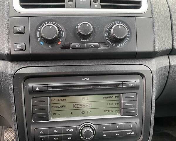 Черный Шкода Фабия, объемом двигателя 1.2 л и пробегом 174 тыс. км за 5193 $, фото 4 на Automoto.ua