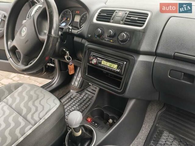 Черный Шкода Фабия, объемом двигателя 1.39 л и пробегом 242 тыс. км за 4850 $, фото 23 на Automoto.ua