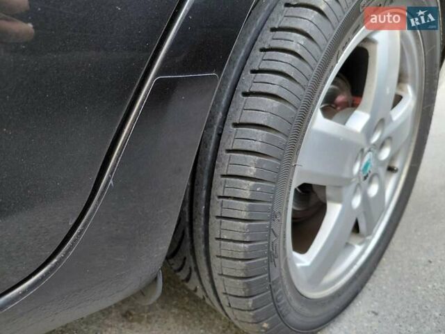 Черный Шкода Фабия, объемом двигателя 1.4 л и пробегом 233 тыс. км за 5300 $, фото 20 на Automoto.ua