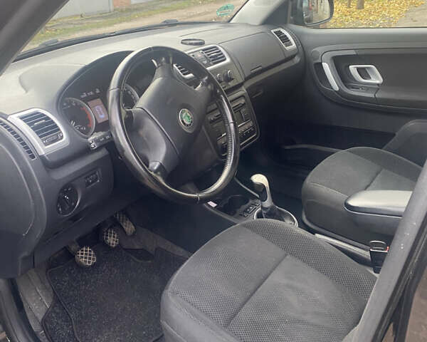 Черный Шкода Фабия, объемом двигателя 1.6 л и пробегом 172 тыс. км за 5950 $, фото 8 на Automoto.ua