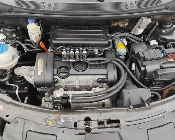 Черный Шкода Фабия, объемом двигателя 1.4 л и пробегом 212 тыс. км за 6200 $, фото 11 на Automoto.ua