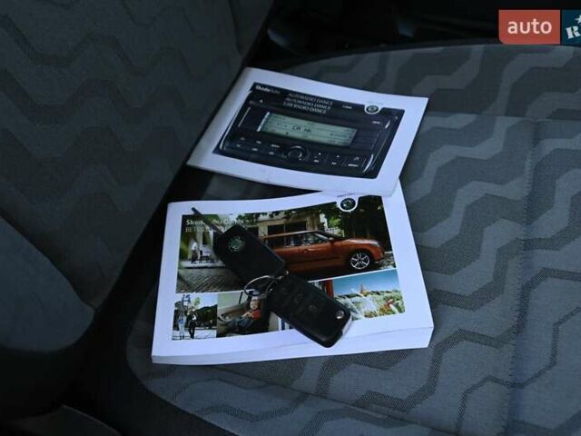 Черный Шкода Фабия, объемом двигателя 1.4 л и пробегом 235 тыс. км за 5800 $, фото 34 на Automoto.ua