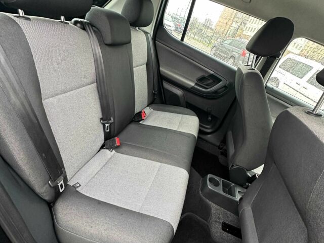 Чорний Шкода Фабія, об'ємом двигуна 1.2 л та пробігом 184 тис. км за 4600 $, фото 10 на Automoto.ua