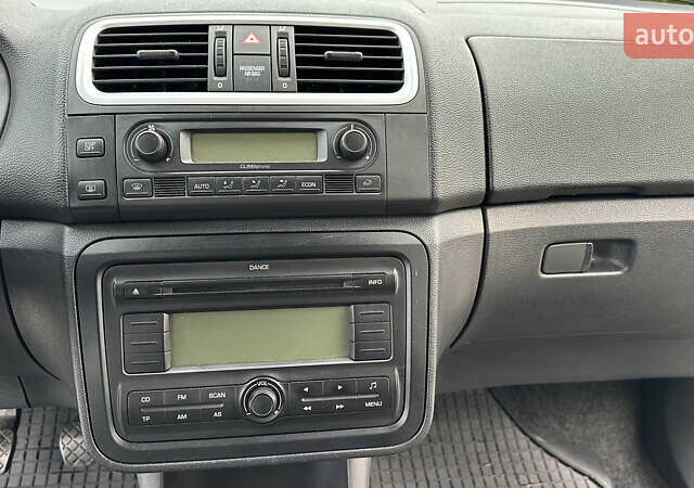 Черный Шкода Фабия, объемом двигателя 1.6 л и пробегом 205 тыс. км за 5800 $, фото 11 на Automoto.ua