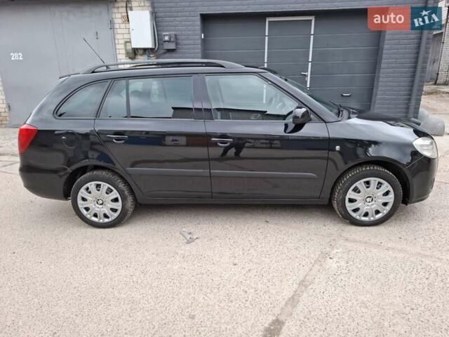 Чорний Шкода Фабія, об'ємом двигуна 1.4 л та пробігом 210 тис. км за 5999 $, фото 3 на Automoto.ua