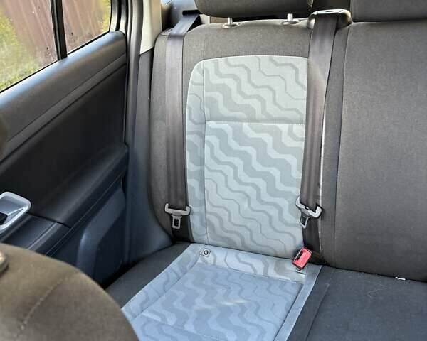 Черный Шкода Фабия, объемом двигателя 1.2 л и пробегом 264 тыс. км за 4250 $, фото 17 на Automoto.ua