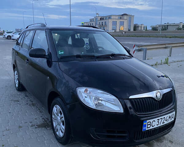 Черный Шкода Фабия, объемом двигателя 1.2 л и пробегом 143 тыс. км за 4000 $, фото 1 на Automoto.ua