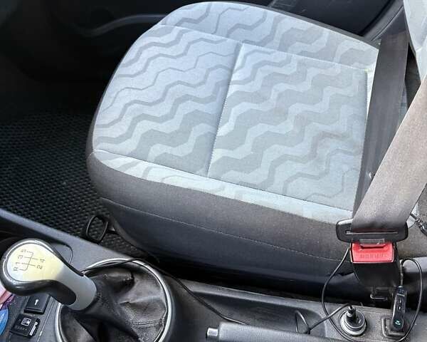 Черный Шкода Фабия, объемом двигателя 1.2 л и пробегом 264 тыс. км за 4250 $, фото 13 на Automoto.ua