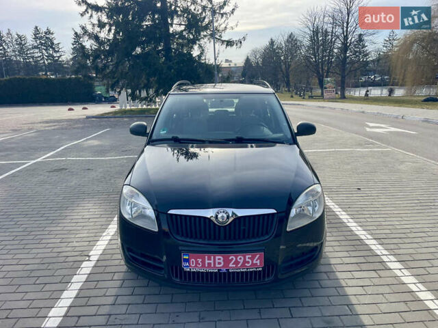 Черный Шкода Фабия, объемом двигателя 1.39 л и пробегом 180 тыс. км за 5000 $, фото 2 на Automoto.ua