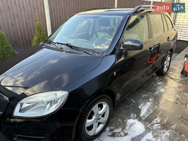 Черный Шкода Фабия, объемом двигателя 1.2 л и пробегом 264 тыс. км за 4250 $, фото 2 на Automoto.ua