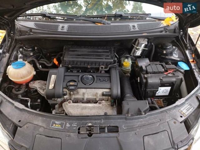 Шкода Фабия 2009 в Ровно на Automoto.ua Черный Шкода Фабия, объемом двигателя 1.4 л и пробегом 192 тыс. км за 4950 $, фото 6 на Automoto.ua