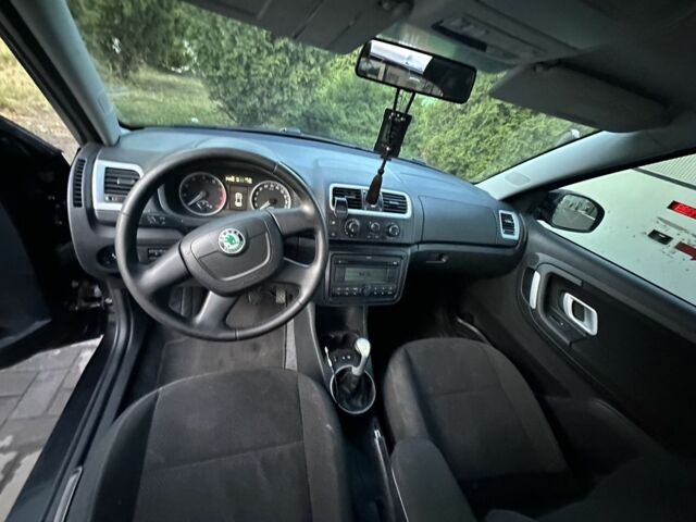 Шкода Фабия 2009 в Ивано-Франковске на Automoto.ua Черный Шкода Фабия, объемом двигателя 1.4 л и пробегом 246 тыс. км за 3800 $, фото 8 на Automoto.ua