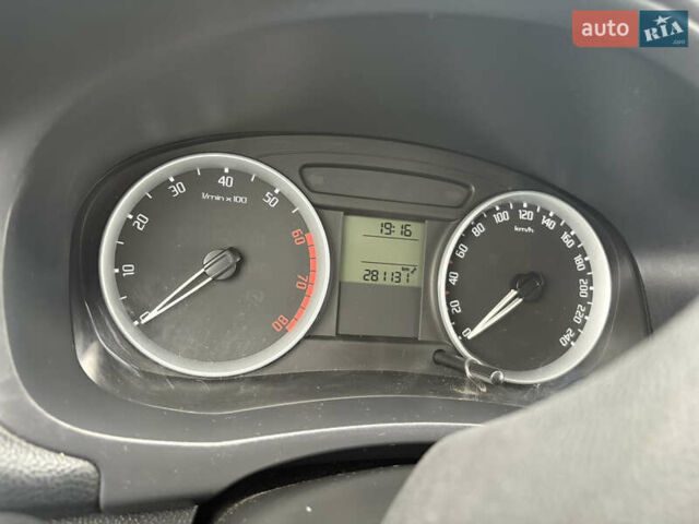 Чорний Шкода Фабія, об'ємом двигуна 1.39 л та пробігом 280 тис. км за 4700 $, фото 19 на Automoto.ua