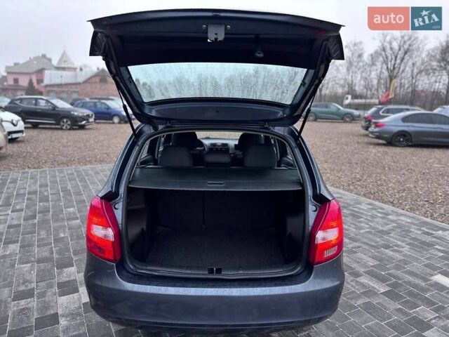 Черный Шкода Фабия, объемом двигателя 1.39 л и пробегом 207 тыс. км за 5799 $, фото 21 на Automoto.ua