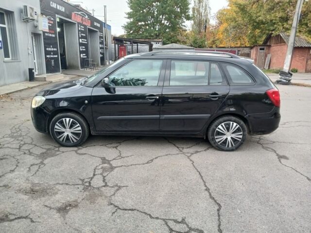 Черный Шкода Фабия, объемом двигателя 0 л и пробегом 194 тыс. км за 5500 $, фото 2 на Automoto.ua