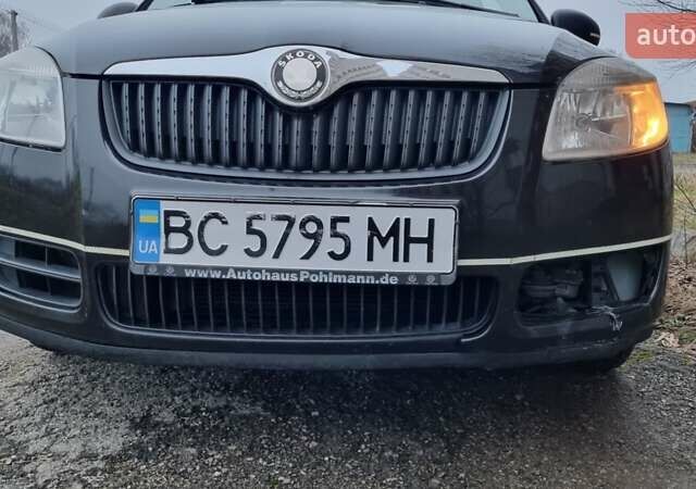 Черный Шкода Фабия, объемом двигателя 1.42 л и пробегом 248 тыс. км за 5000 $, фото 3 на Automoto.ua