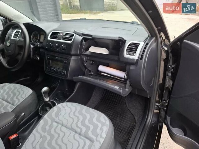 Чорний Шкода Фабія, об'ємом двигуна 1.4 л та пробігом 210 тис. км за 5999 $, фото 23 на Automoto.ua
